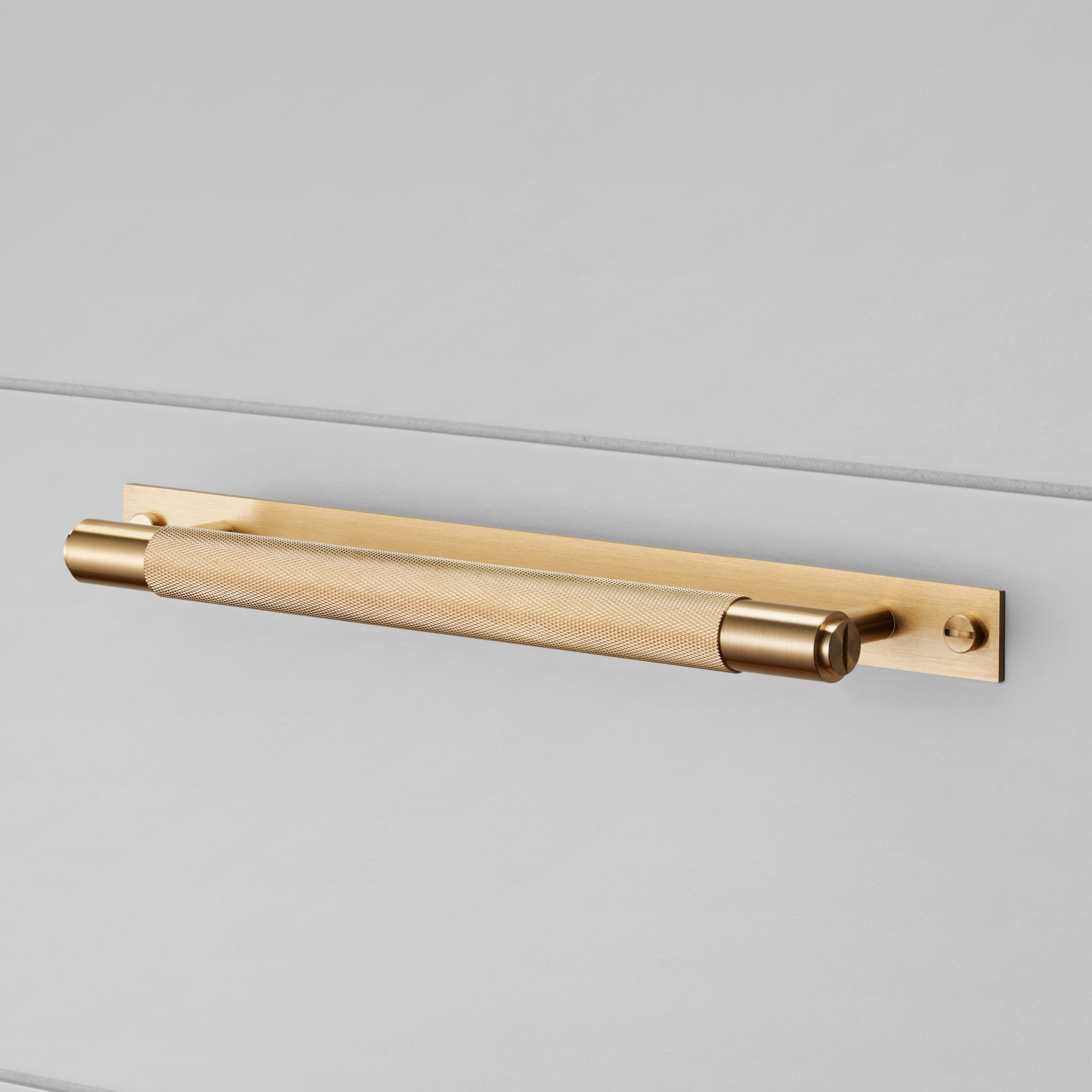 Buster + Punch Pull Bar, Linear Design Hardware Buster + Punch Brass 0.3x0.09x0.03 
