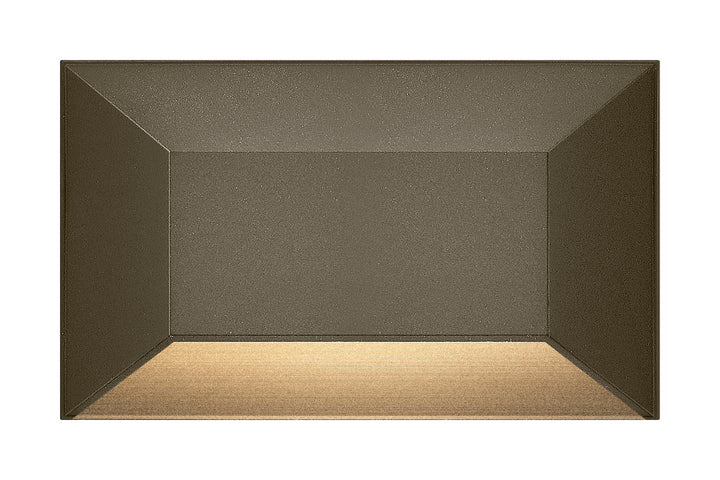 Hinkley Nuvi Landscape Step & Deck Light