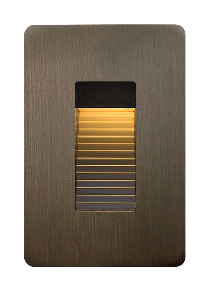 Hinkley Luna Landscape Step & Deck Light Hardy Island LED 2700K Step Light 120V Vertical Matte Bronze 58504MZ
