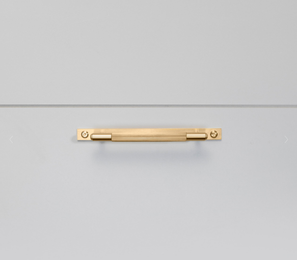 Buster + Punch Pull Bar, Linear Design, with backplate Hardware Buster + Punch Brass Small 