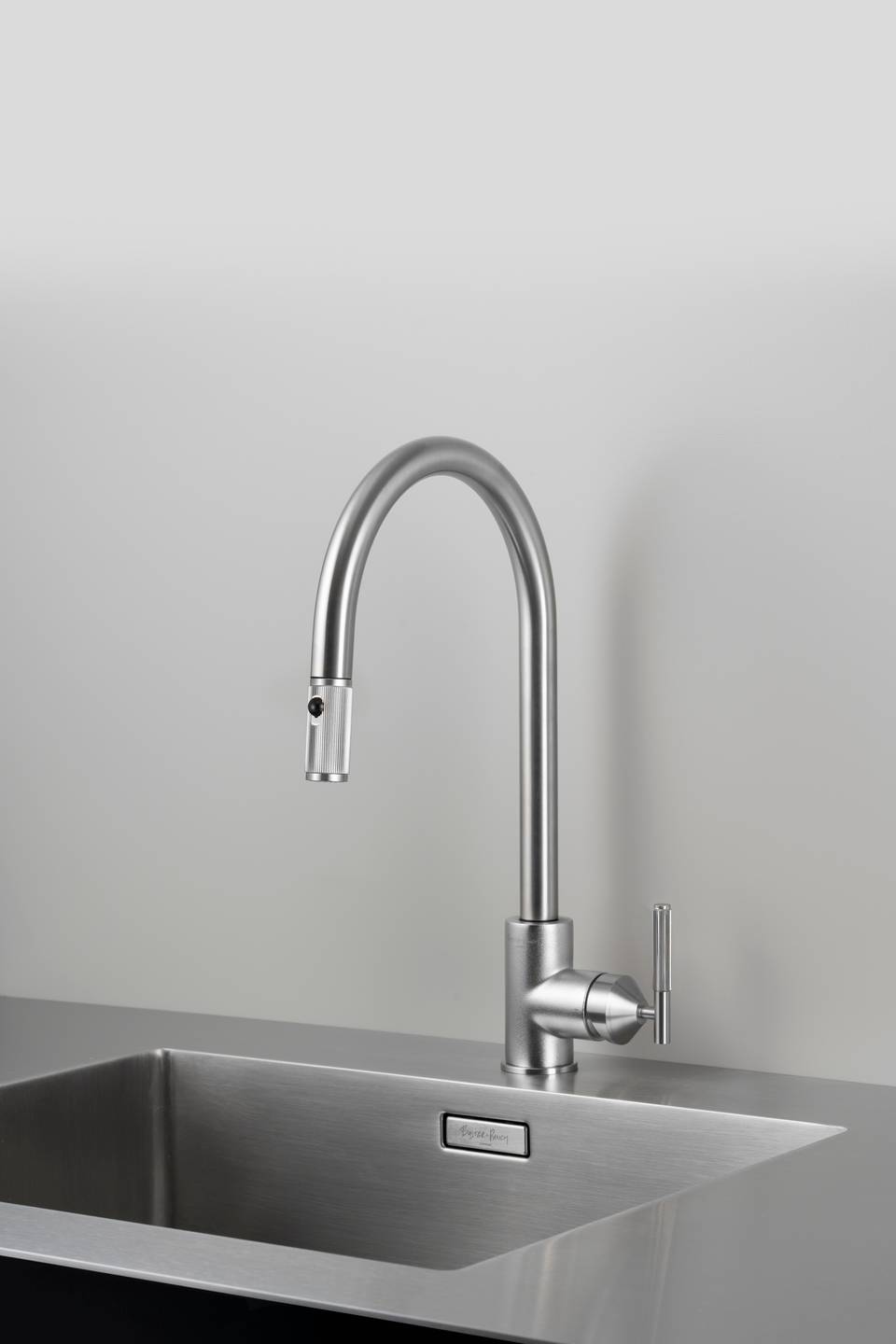 Buster + Punch Kitchen Faucet | Dual-Spray Pull-out Mixer | Linear