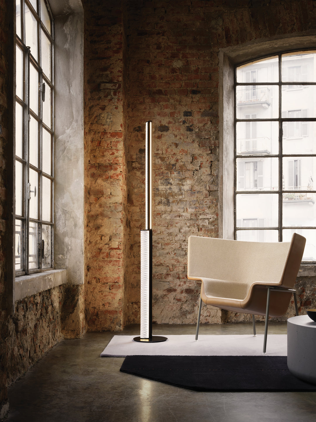Slamp Modula Twisted Floor Lamp - Black Plissé