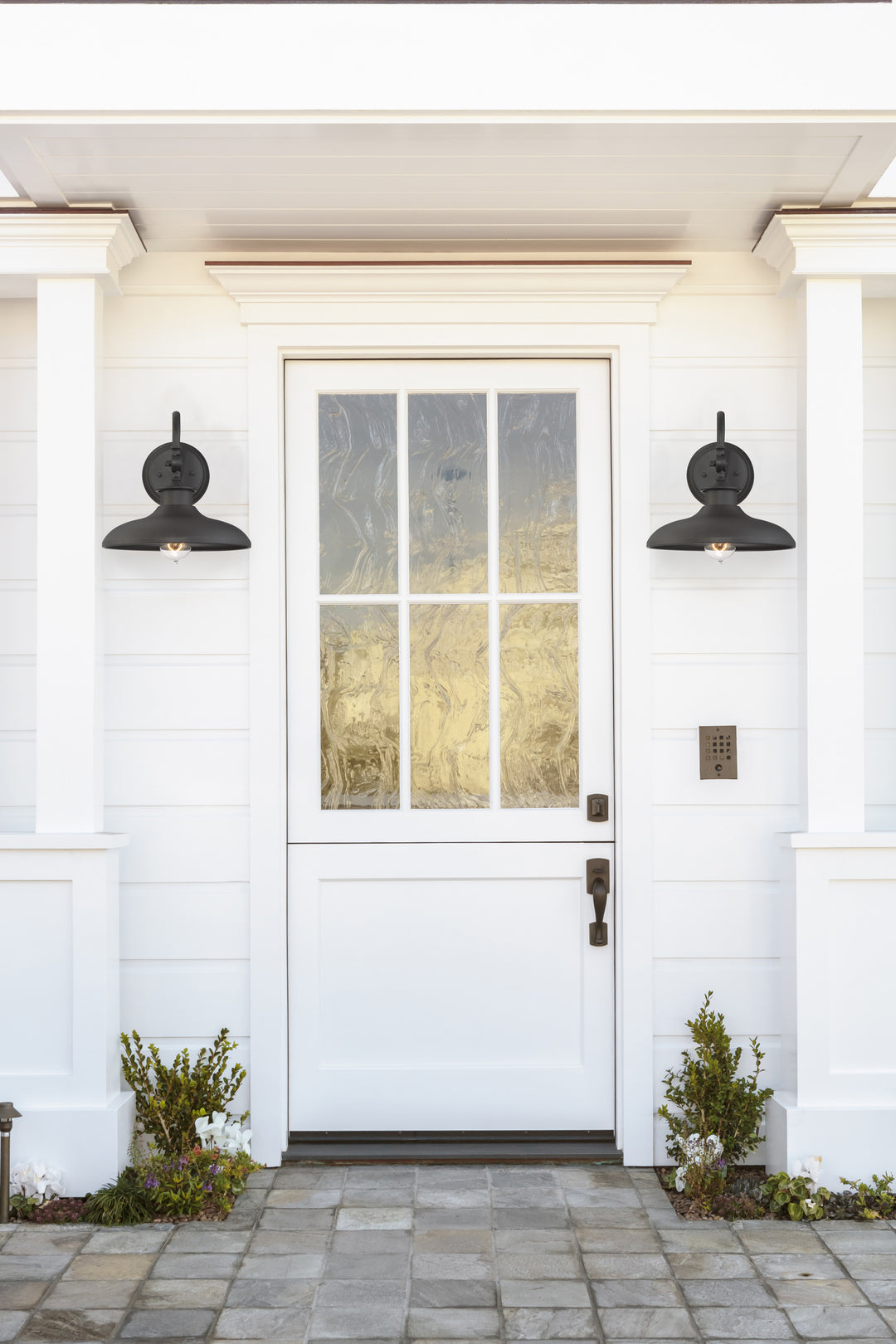 Savoy House Raleigh Outdoor Wall Lantern in Black - Model 5-9584-BK
