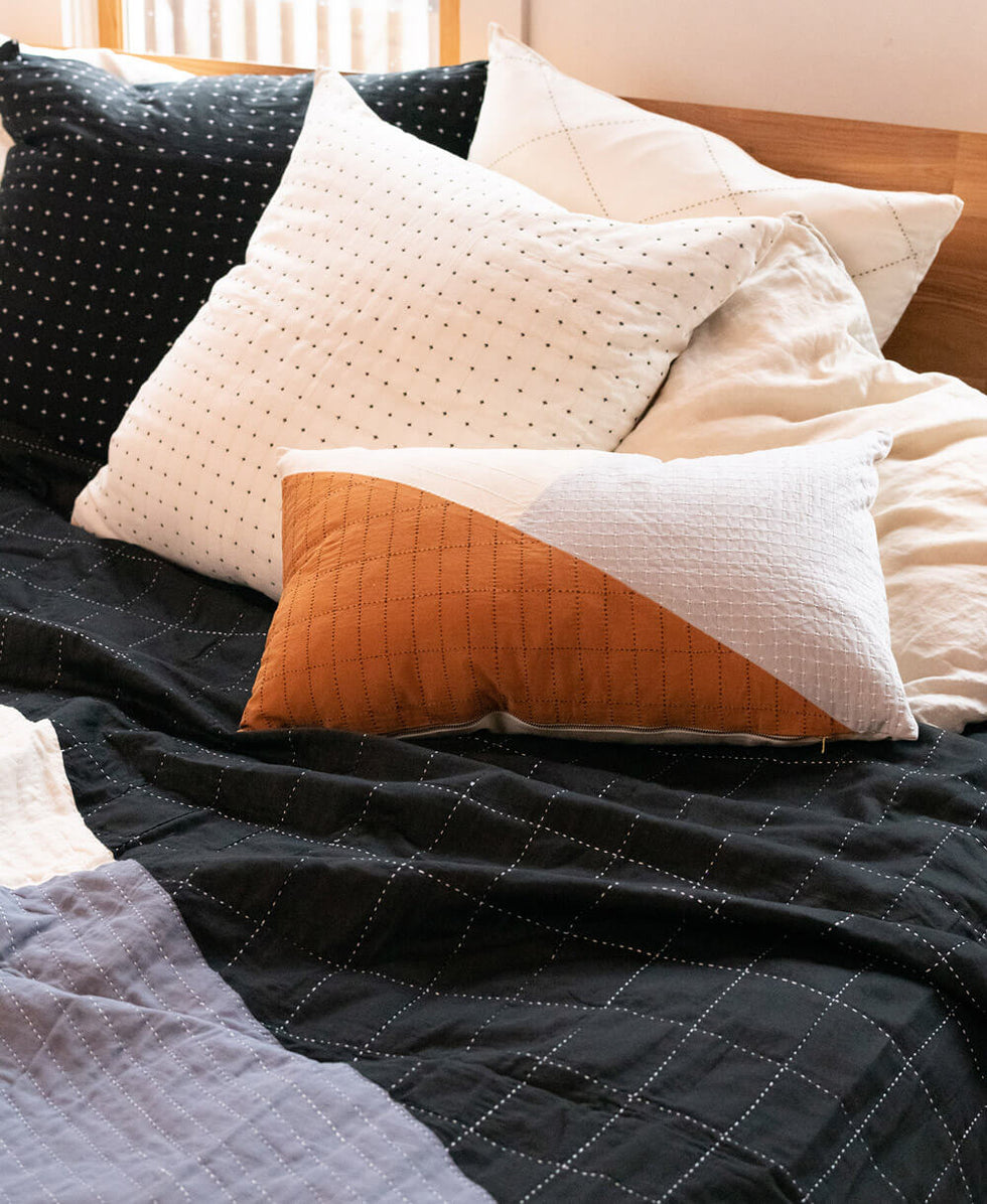 Anchal Naari Lumbar Pillow - Thumbnail 3