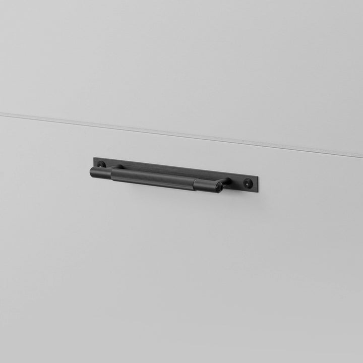 Buster + Punch Pull Bar | Plate | Linear