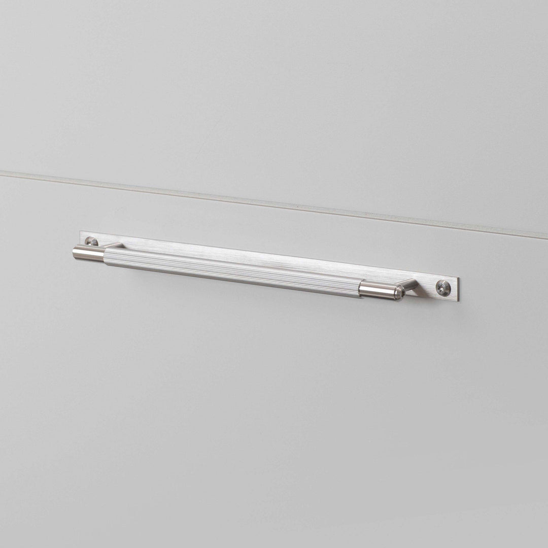 Buster + Punch Pull Bar | Plate | Linear