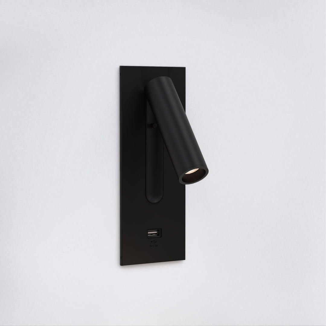 Astro Lighting Fuse 3 with USB Wall Sconces Astro Lighting 4.02x2.95x7.87 Matt Black Yes (Integral), High Power LED