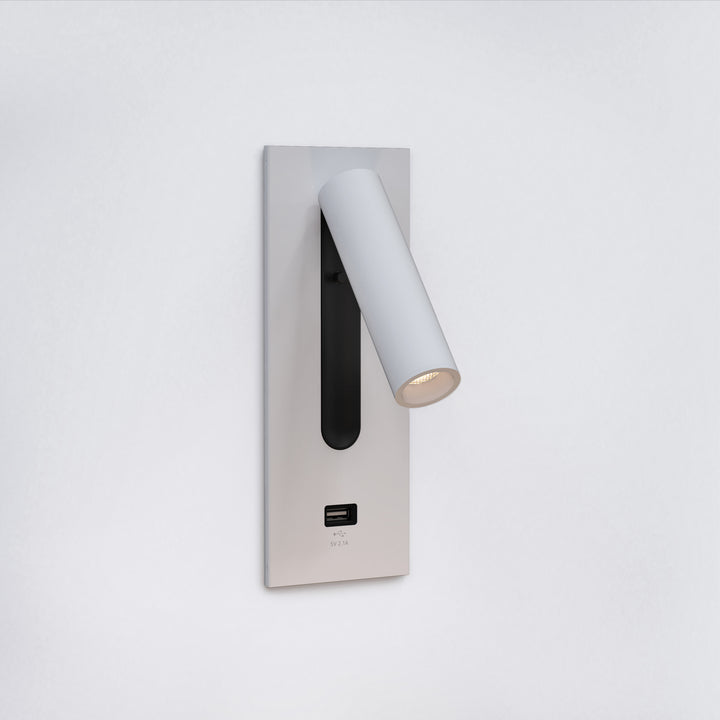 Astro Lighting Fuse 3 with USB Wall Sconces Astro Lighting 4.02x2.95x7.87 Matt White Yes (Integral), High Power LED